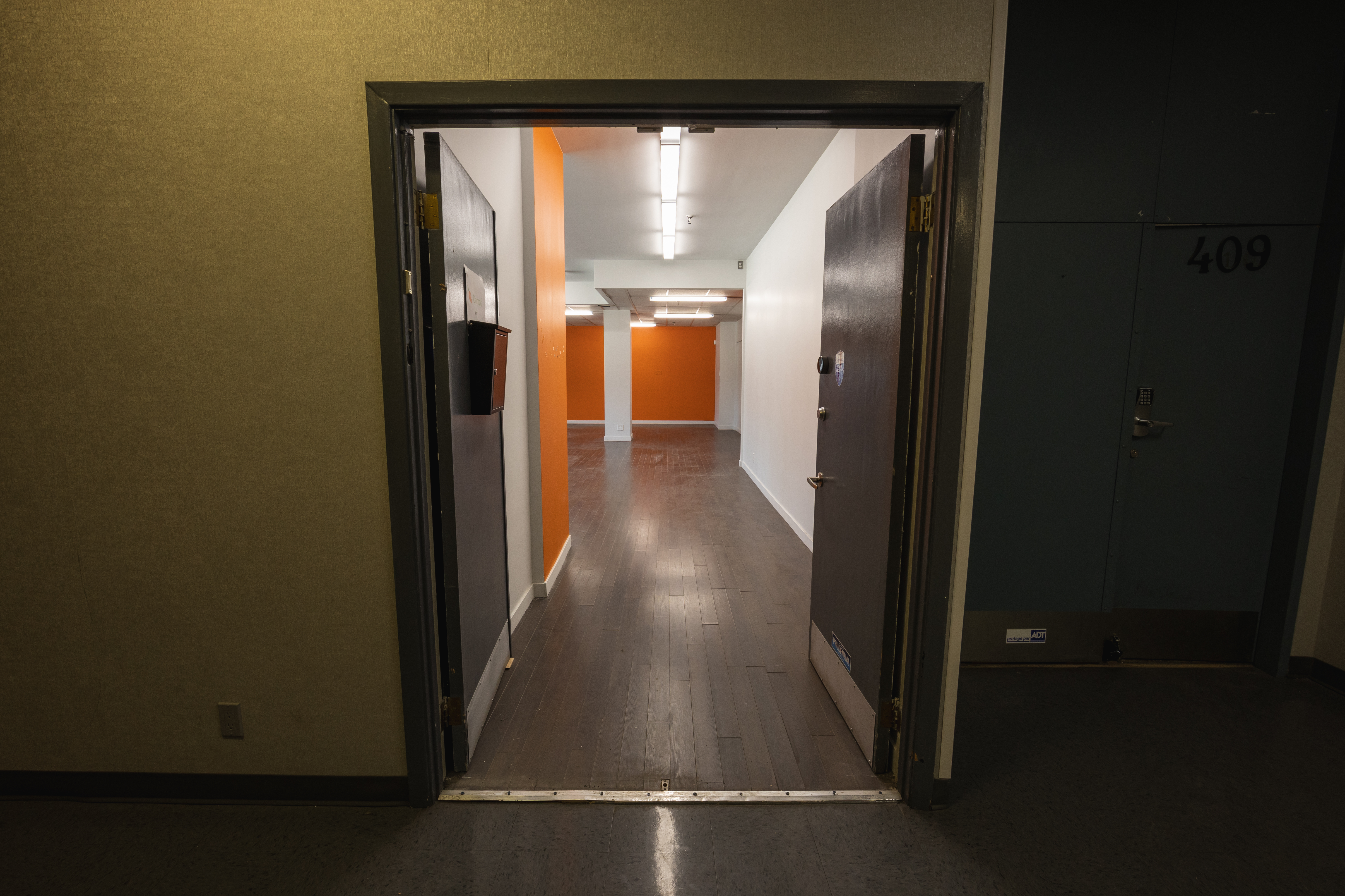 Suite 401 - Image 1