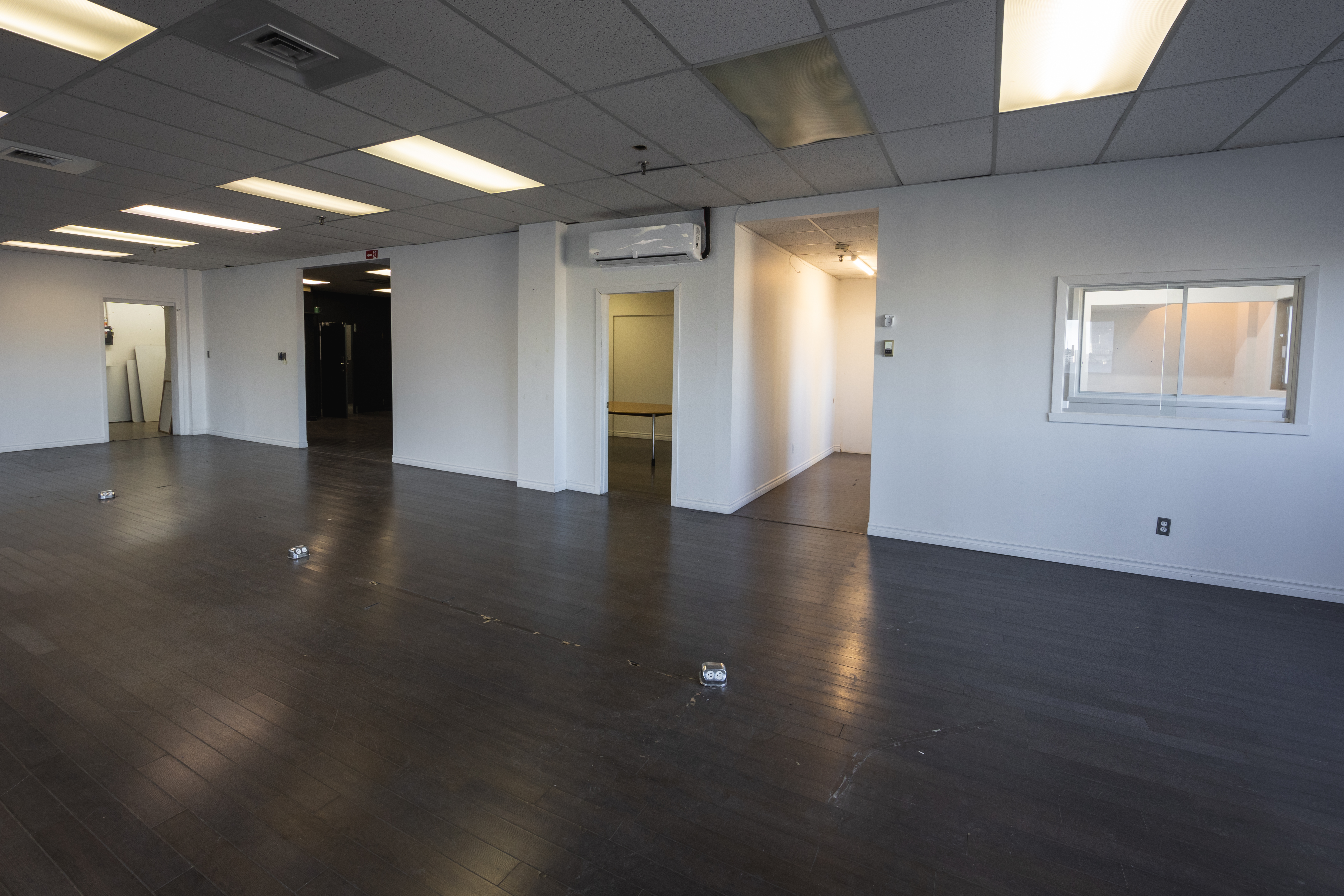 Suite 409 - Image 4